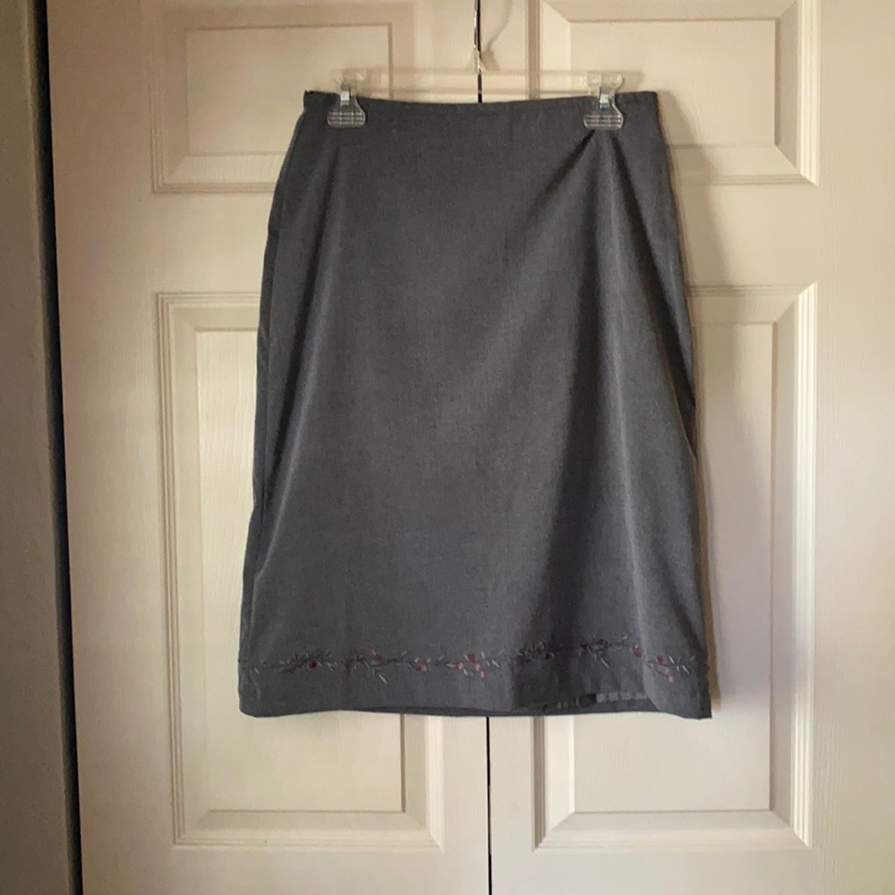 Gap skirt with embroidery size 6